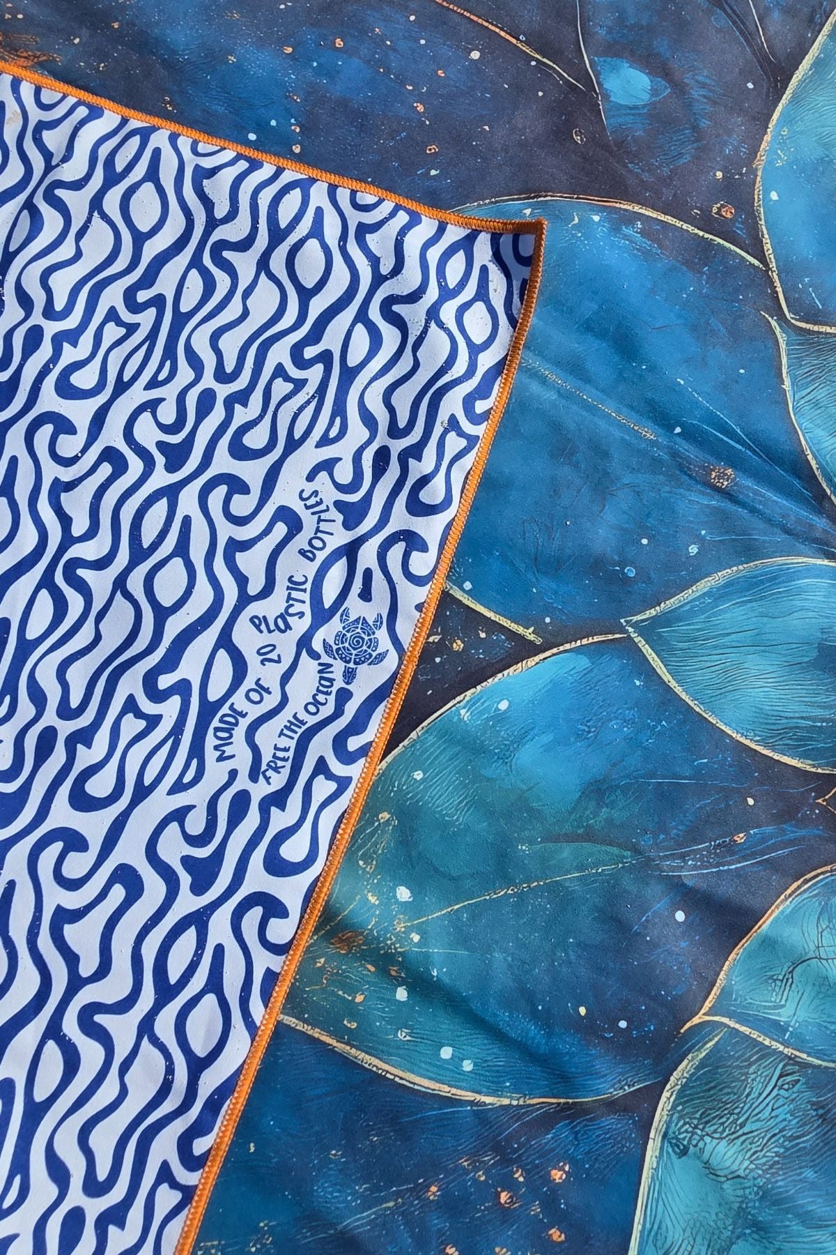 recycled plastic repreve strandlaken reishanddoek zandvrij lotus